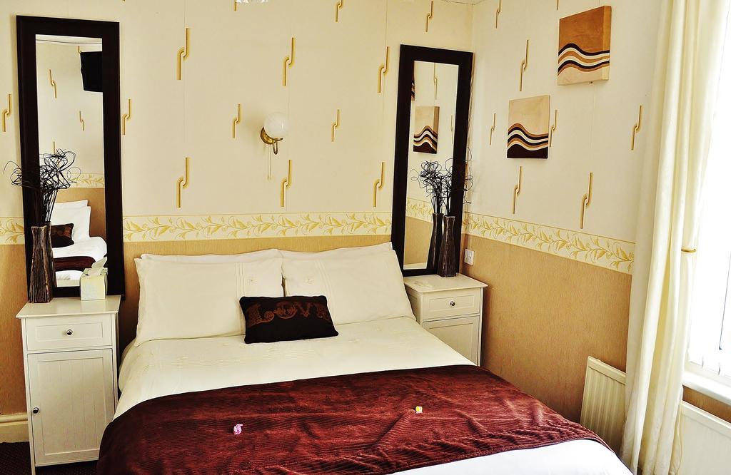 Cheers Hotel Блэкпул Номер фото